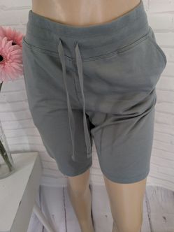 Athletic Works shorts size L