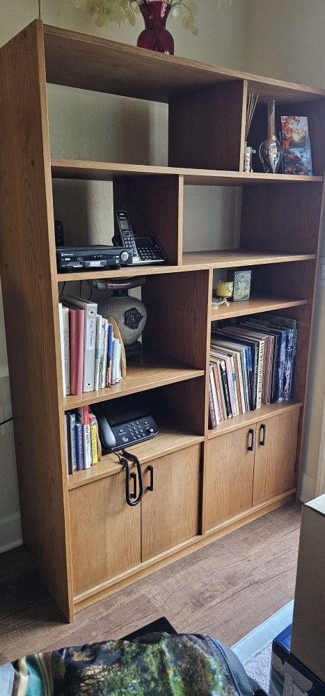Bookcase/Curio