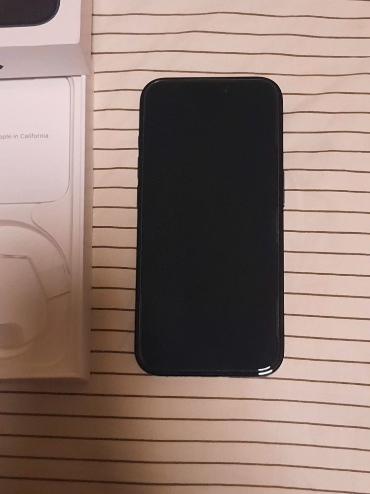 BRAND NEW IPHONE 15 PRO 256GB FULLY FACTORY UNLOCKED