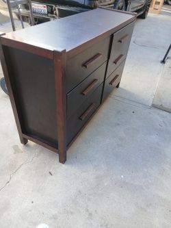 Dresser 6 drawers clean worked perfectly