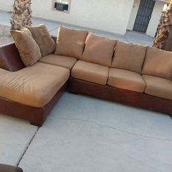Beautiful Brown Sectional Couch 
