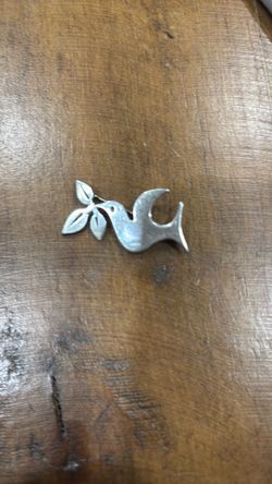 James Avery Dove with olive