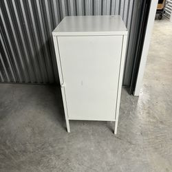 White Metal Storage Cabinet W Shelves