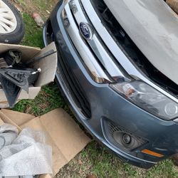 2012 Ford Fusion (Parts Only ) 