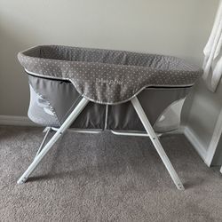 Bassinet Con Speaker De White Noise Included