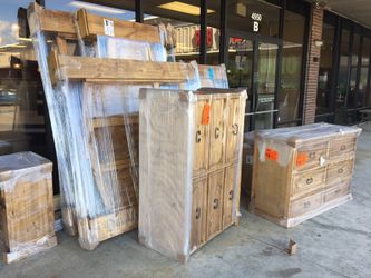 BRAND NEW 4 PIECE RUSTIC BEDROOM SET