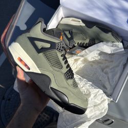 Jordan 4 Undefeated *mismatch* 