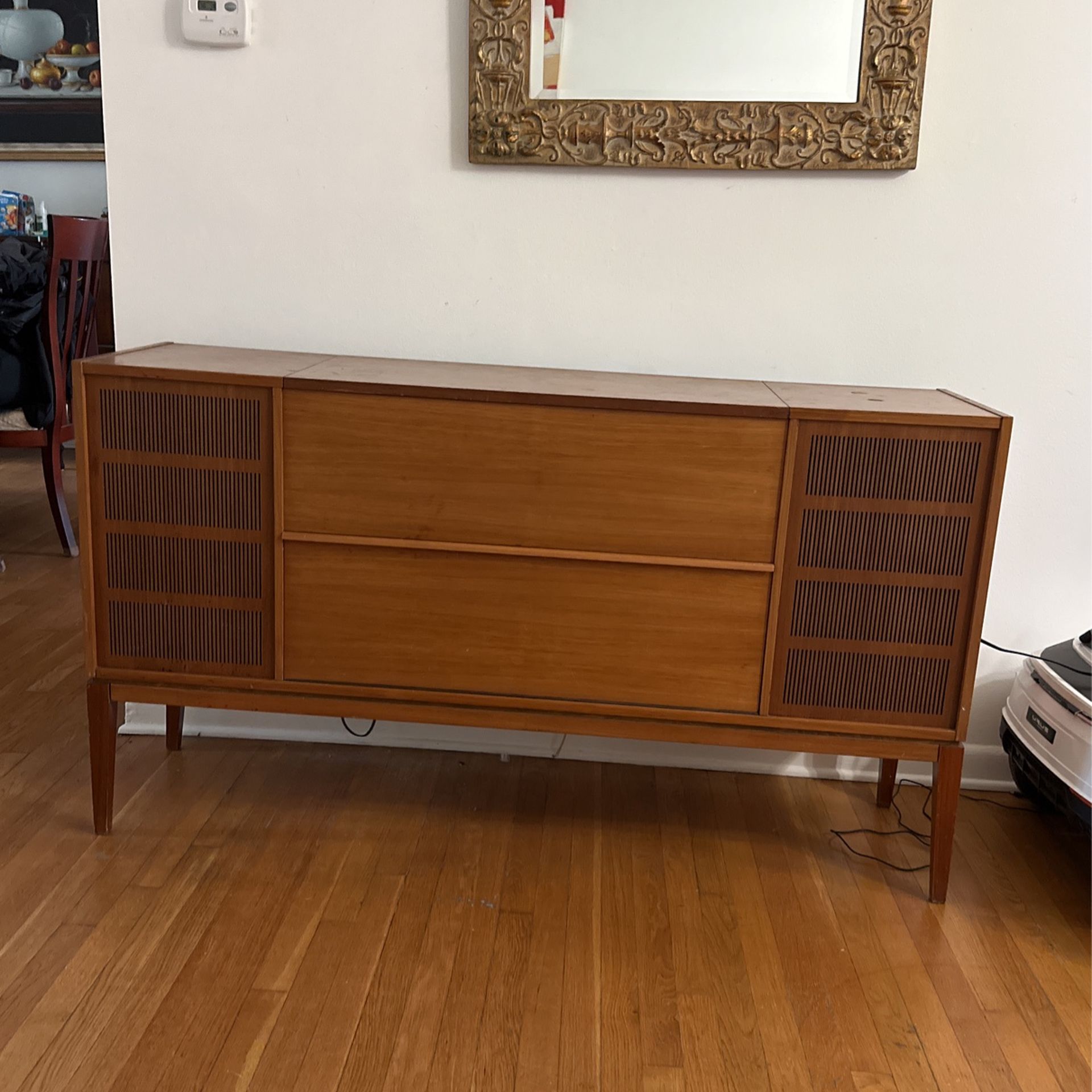 Saba Stereo Credenza Console