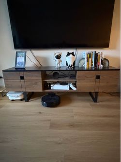 TV stand / entertainment center