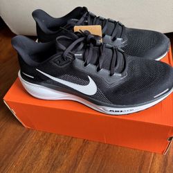 Nike Air Zoom Running Shoe Size 10.5