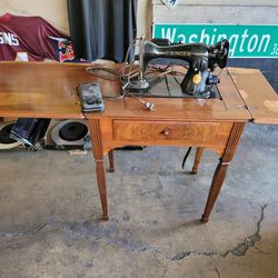 Singer Antique Sewing Machine  Display Or Prop Oldschool Sewing Wood Cabinet Vintage 