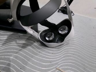 Meta Quest 2 VR Headset