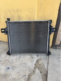 Radiator for Jeep 2007 srt8 6.1
