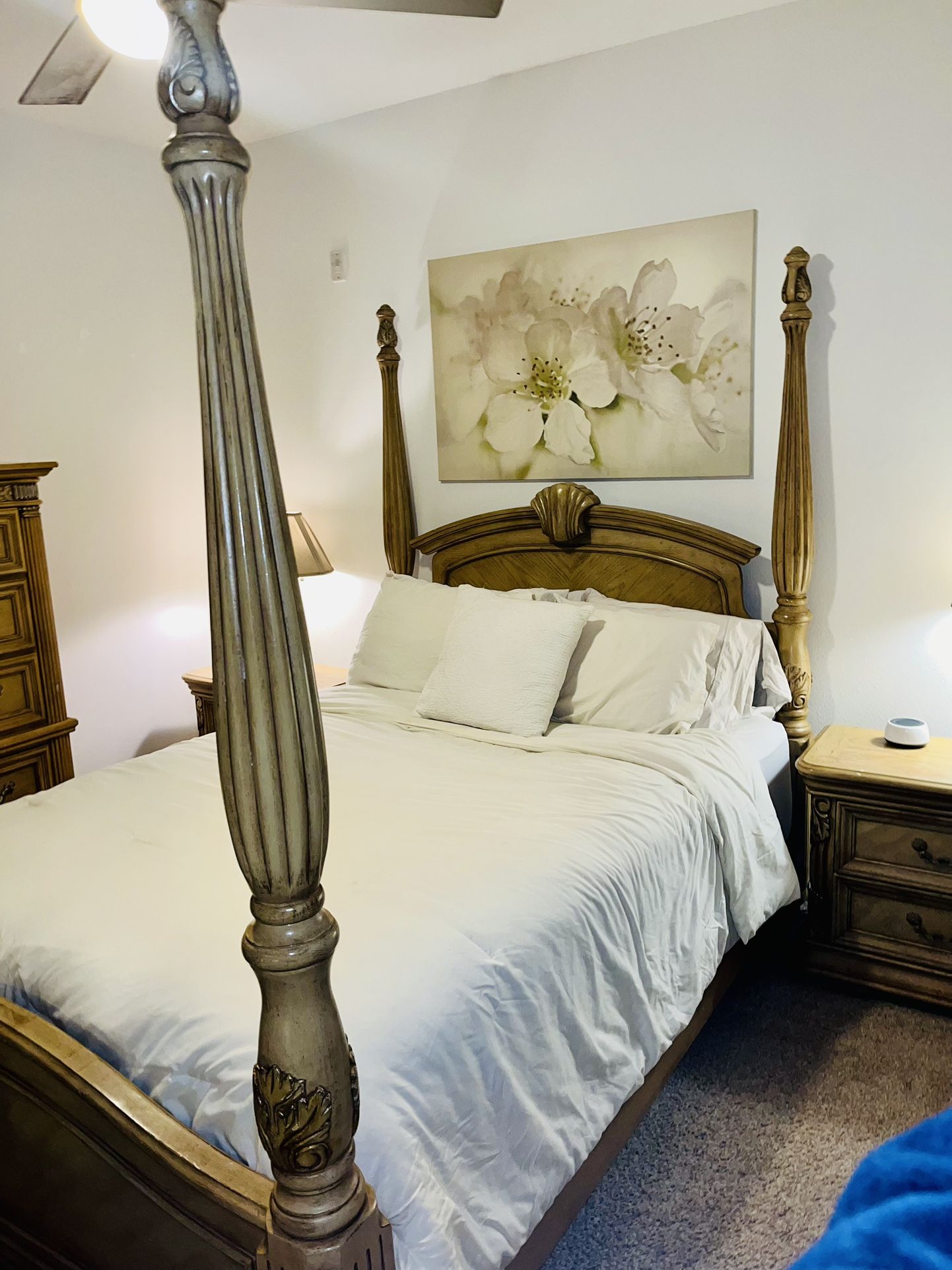 Four-post Queen Bedframe