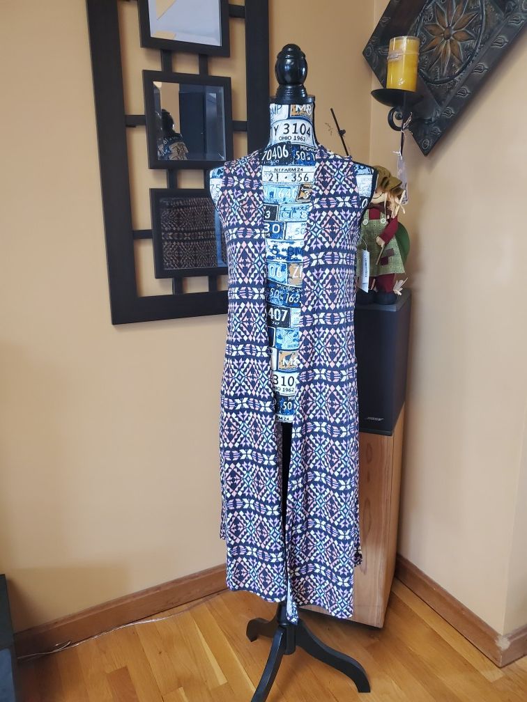 LULAROE JOY LONG HIGH SLIT VEST!