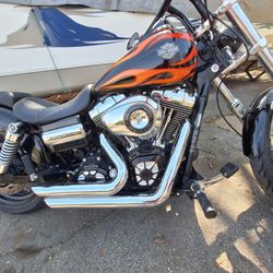2010 FXDWG  HARLEY DAVIDSON