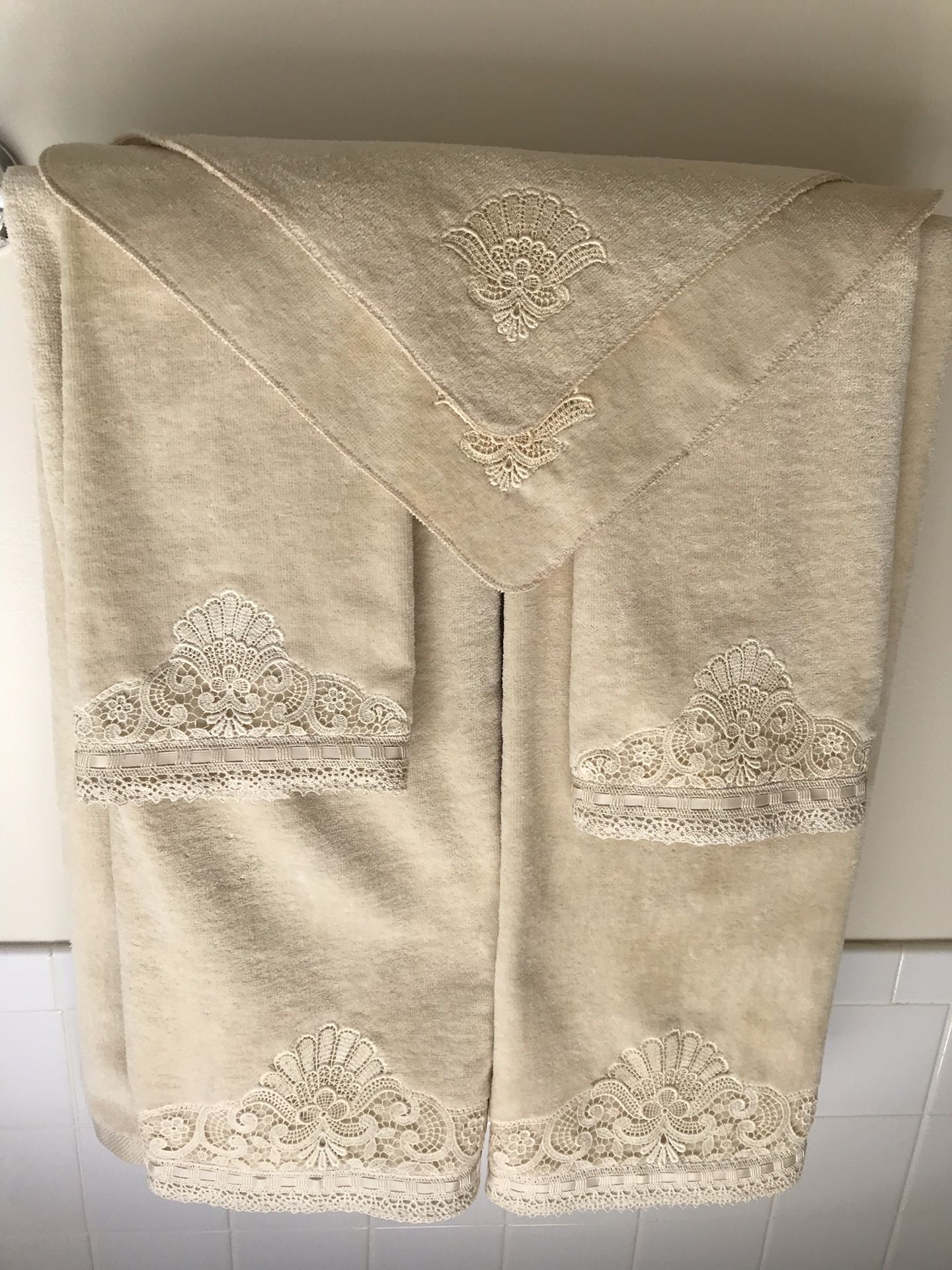 6 piece Beige Decorative Towel Set