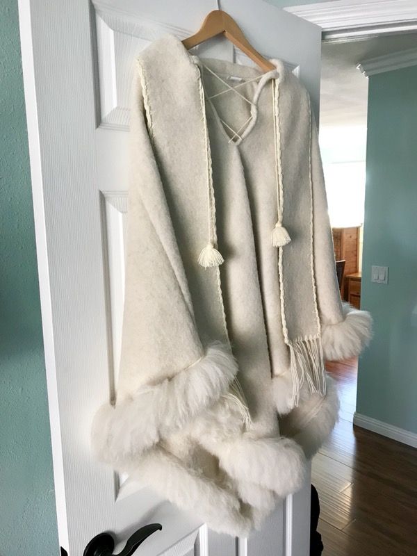 LADY’S ALPACA PONCHO