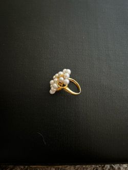Elongated Pearl Cluster Ring 18K Yellow Gold