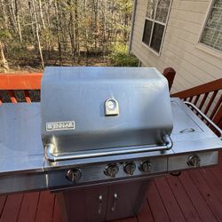 Jenn-Air stainless steel gas BBQ grill, Propane 