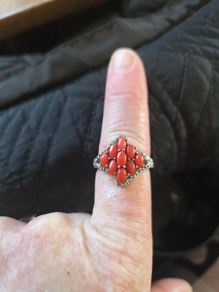 Vintage Sz 7 925 Stamped Coral, And 2 Small Side Ruby Ring 
