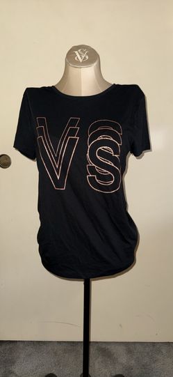 Women’s Victoria’s Secret sport activewear leggings wear shirt ( size small)