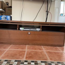 Entertainment table/storage