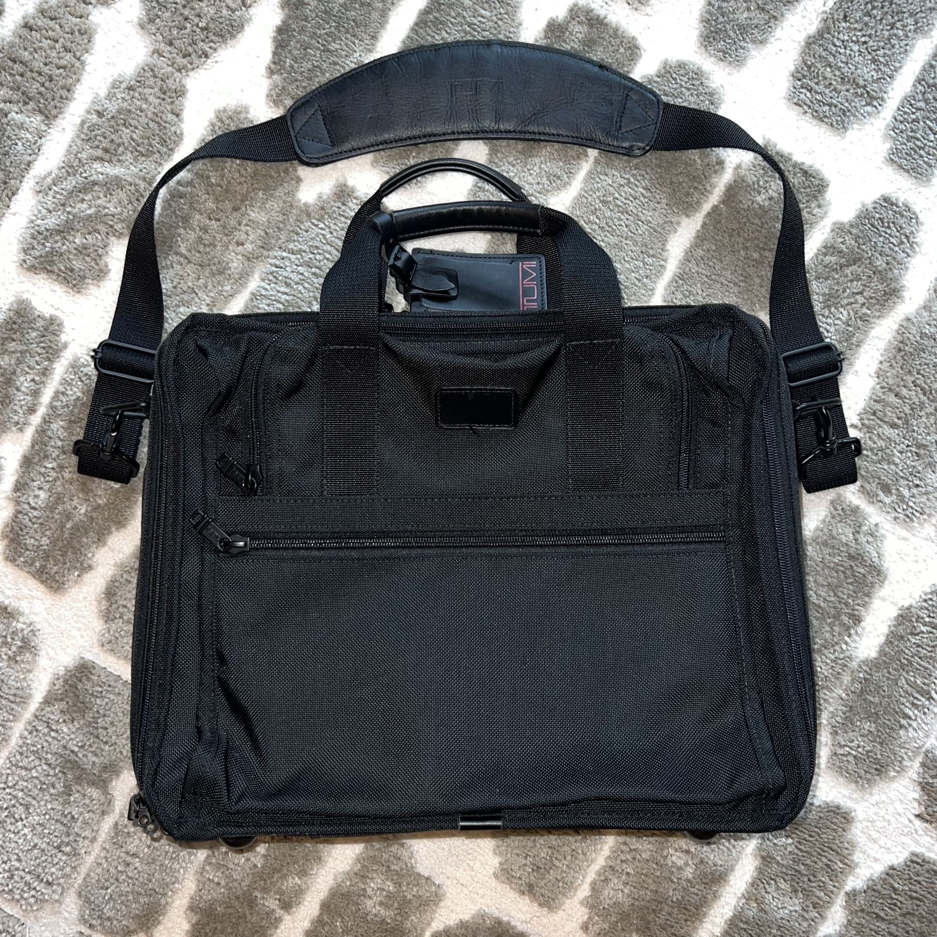 Tumi Travel Bag Ballistic Nylon Black Attache Briefcase Messenger Laptop