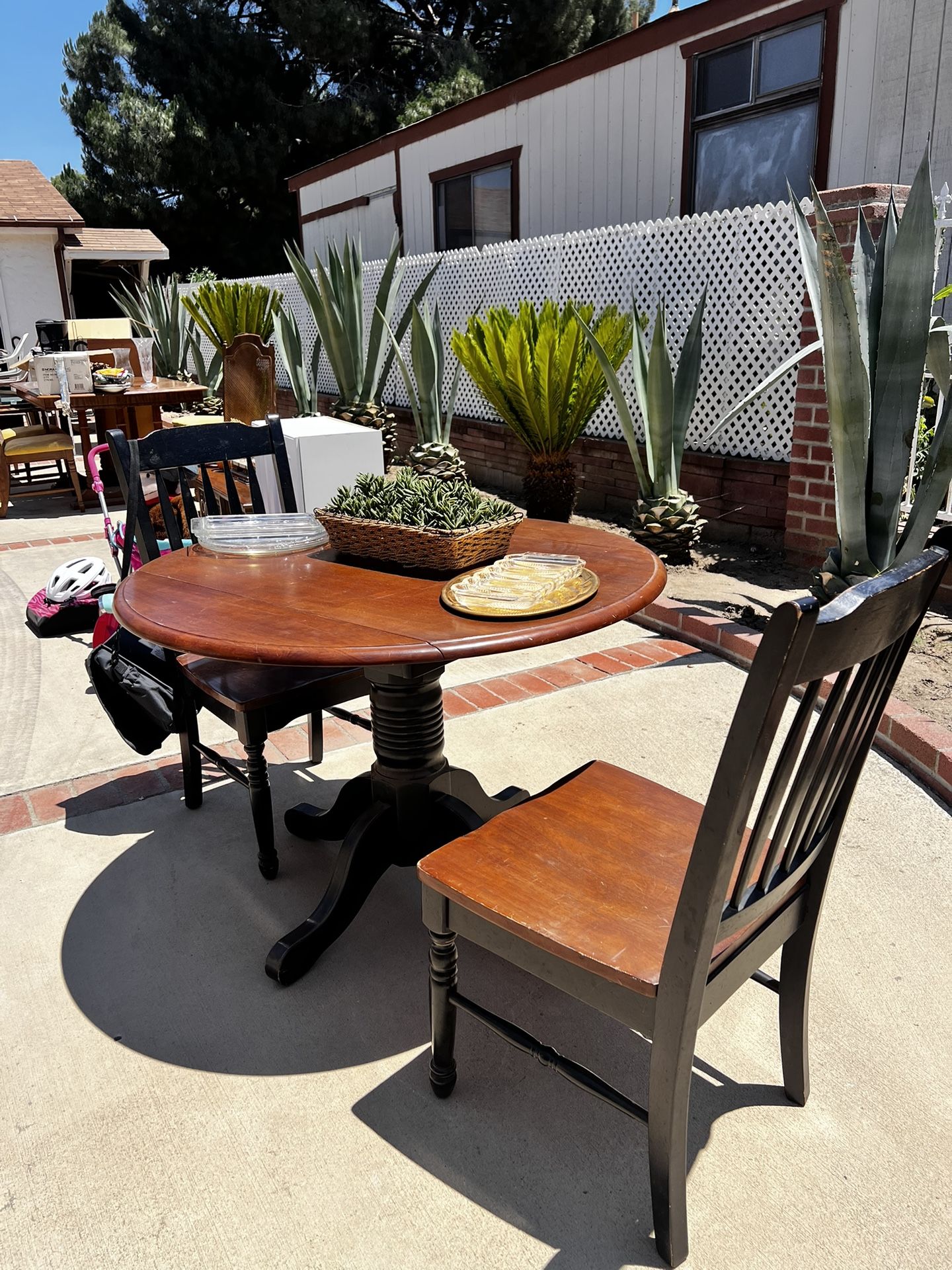 Dinette Table + Chairs
