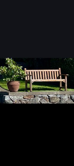 Garden bench ( teak i think)