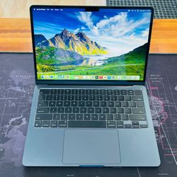 MacBook Air 13” 2024 Apple M3 24GB RAM 256GB Apple Care+ till 12/03/2025 Like New