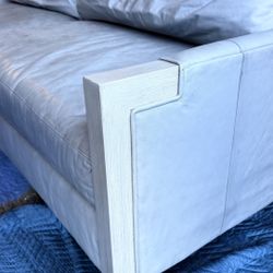 MICHAEL THOMAS FURNITURE SOFA