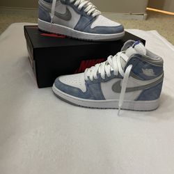 Air Jordan 1 Retro High OG “Hyper Royals”