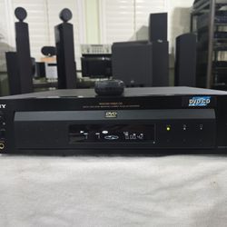 Sony DVP-S7000 CD/DVD Player Japanese Champagne Version NTSC Region Free Hi End DVD/CD Player Made from Japan 1998. with Remote control working Great,