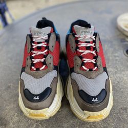 Balenciaga 