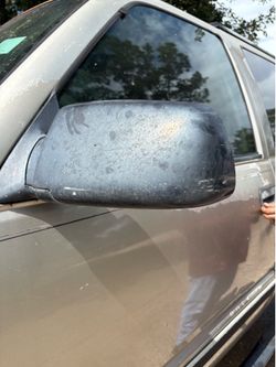 Driver door mirror/ 99 Tahoe