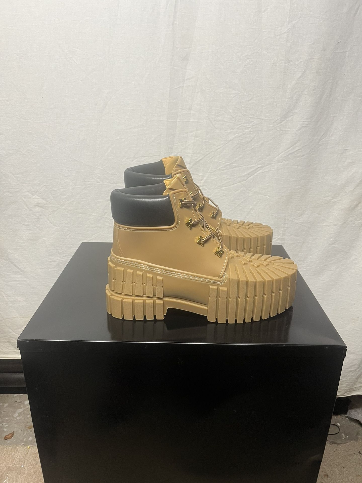 MSCHF 2x4 Boot 2024 Camel Wheat Oversized NY Timbs MSCHF-014 Size 8