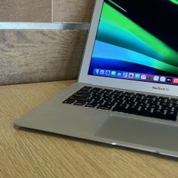 Apple MacBook Air 13” I5/8GB/256GB SSD $200