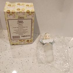 2002 Precious Moments Angel With Snowflake Trio Ornament Avon Exclusive