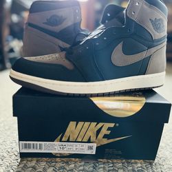 Air Jordan 1 High OG palomino Size 10.5