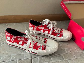 Wisconsin Badgers Low-Tops size 8 womens