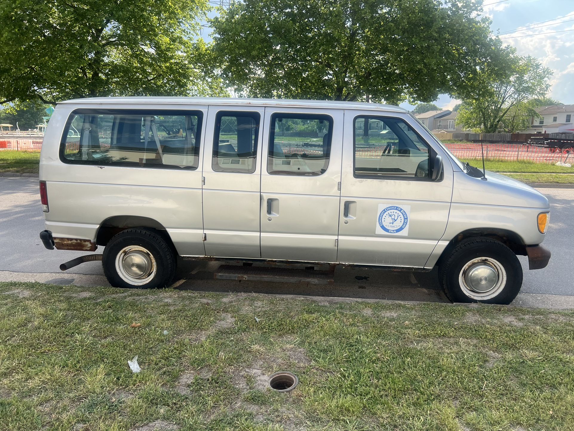 2001 Ford E-350