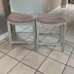 2 Bar Stool 