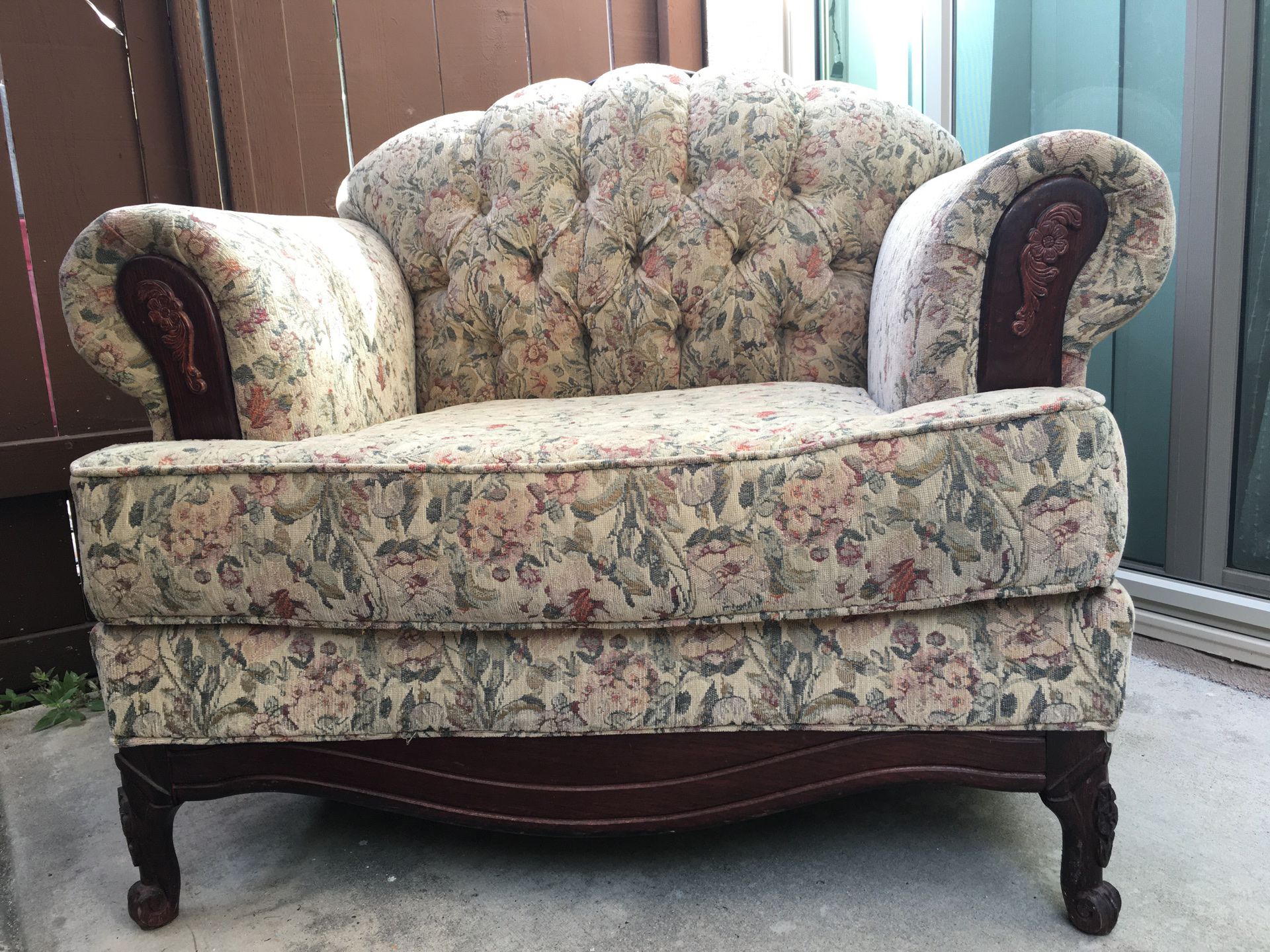Unique Antique sofa chair! Need gone ASAP