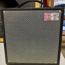 **VINTAGE "Mini-Amp" Junior Model B-100 Guitar Amplifier - 1950s/60s Collectible