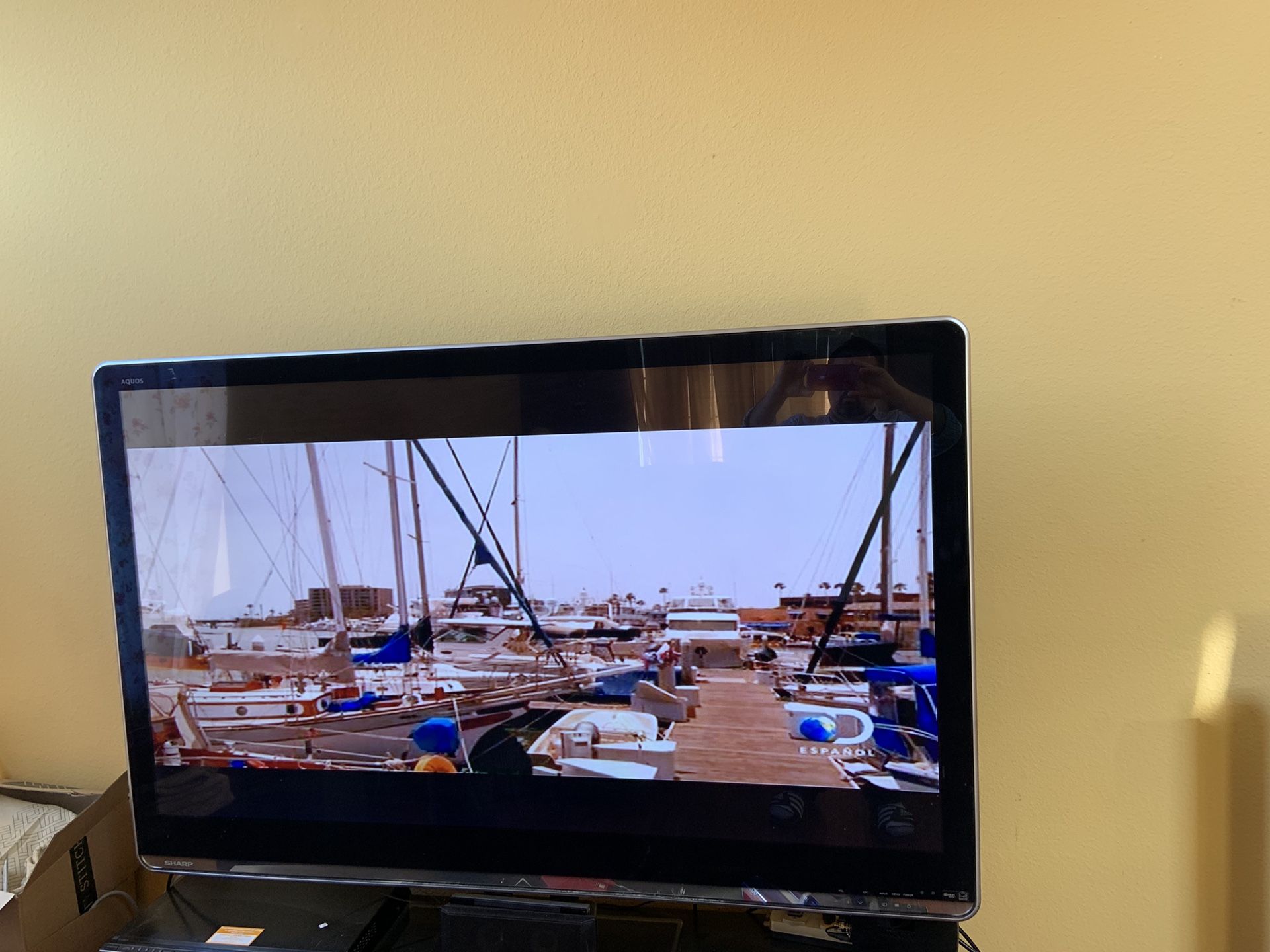 Sharp Aquos LC - 60LE820UN