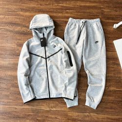 Nike Tech Fleece Full-Zip Hoodie & Joggers Set – Brand New