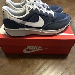 Nike Waffle Size 10