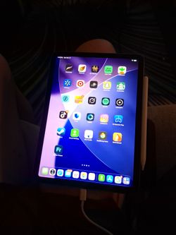 IPad air 11 inch (M4) MODEL MG304LL/A+ art programs like PROCREATE, AND FULL ADOBE SUITE VALUED OVER  200