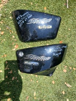 95-08 Honda Shadow VT1100c Oem side covers 83600-MAH-0000